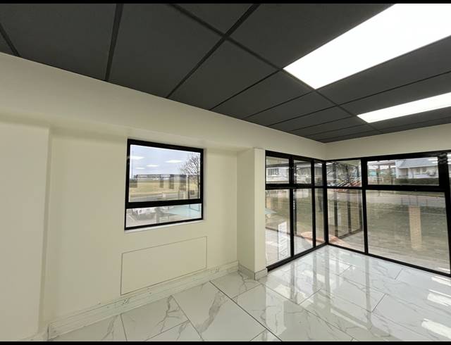 149M² OFFICE TO LET IN SUNNYROCK